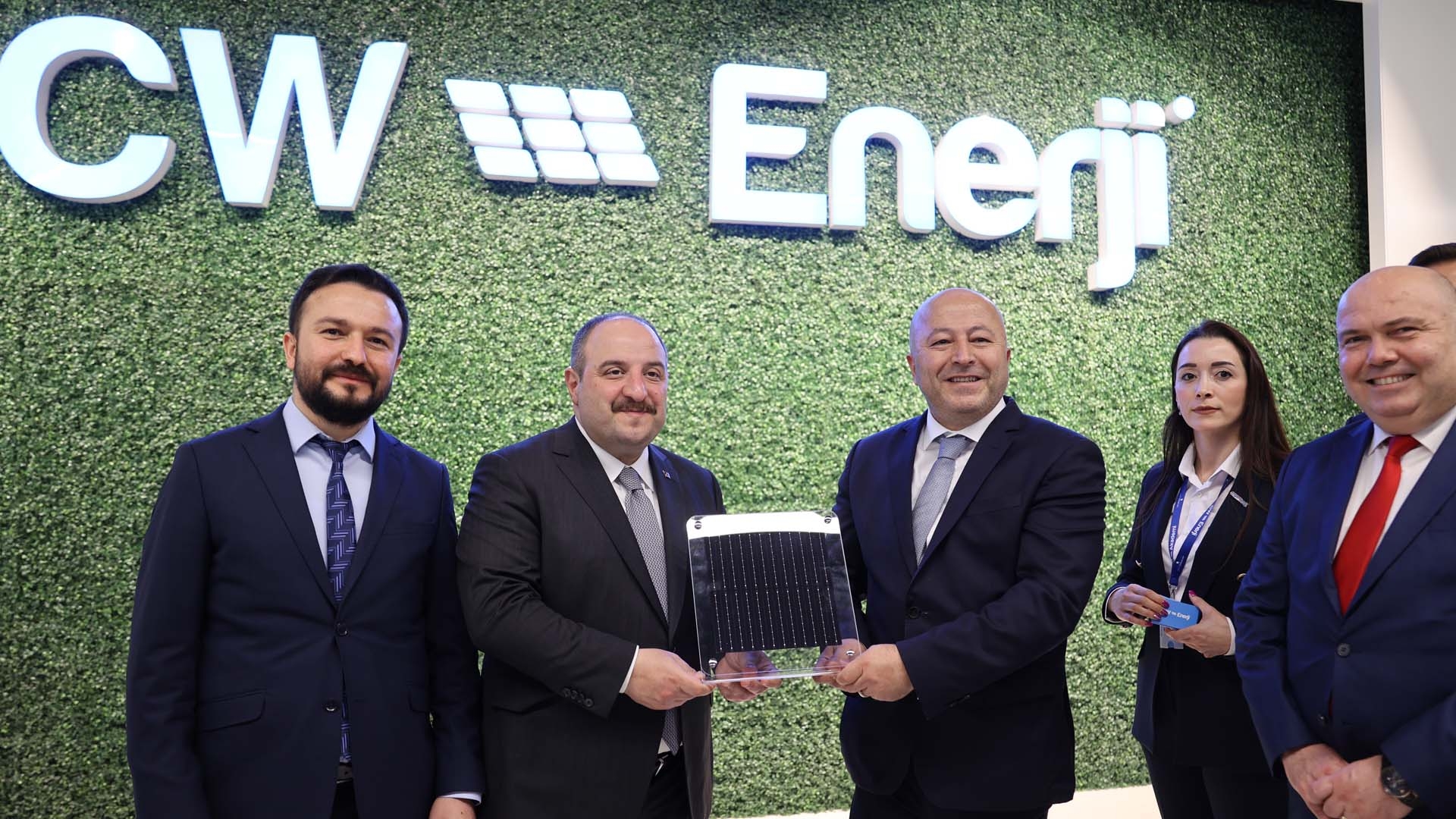 Sanayi ve Teknoloji Bakanı Mustafa Varank, CW Enerji’yi Ziyaret Etti