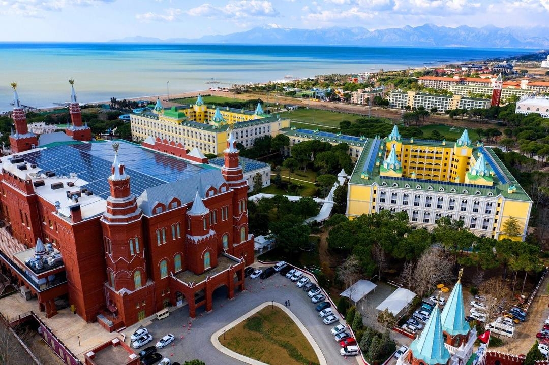Dünyaca Ünlü Kremlin Sarayı’nı Antalya’ya Taşıyan Asteria Kremlin Palace, GES için CW Enerji’yi Seçti