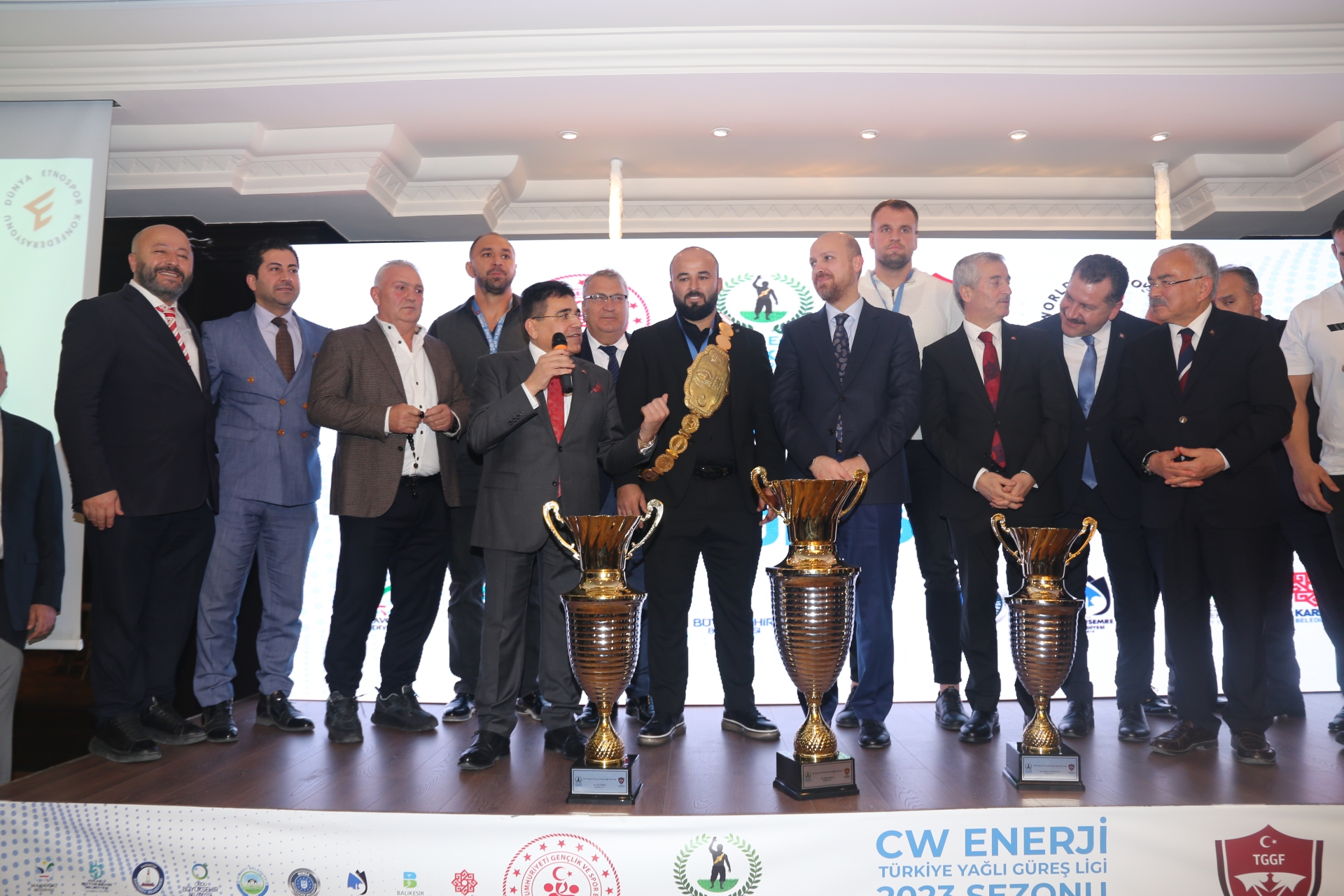 CW Enerji Yağlı Güreş Ligi Ödül Töreni gerçekleştirildi